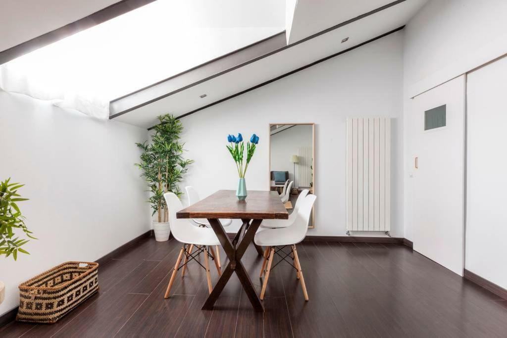 Modern Top Floor Loft At Malasana'S Heart Madrid Exterior foto