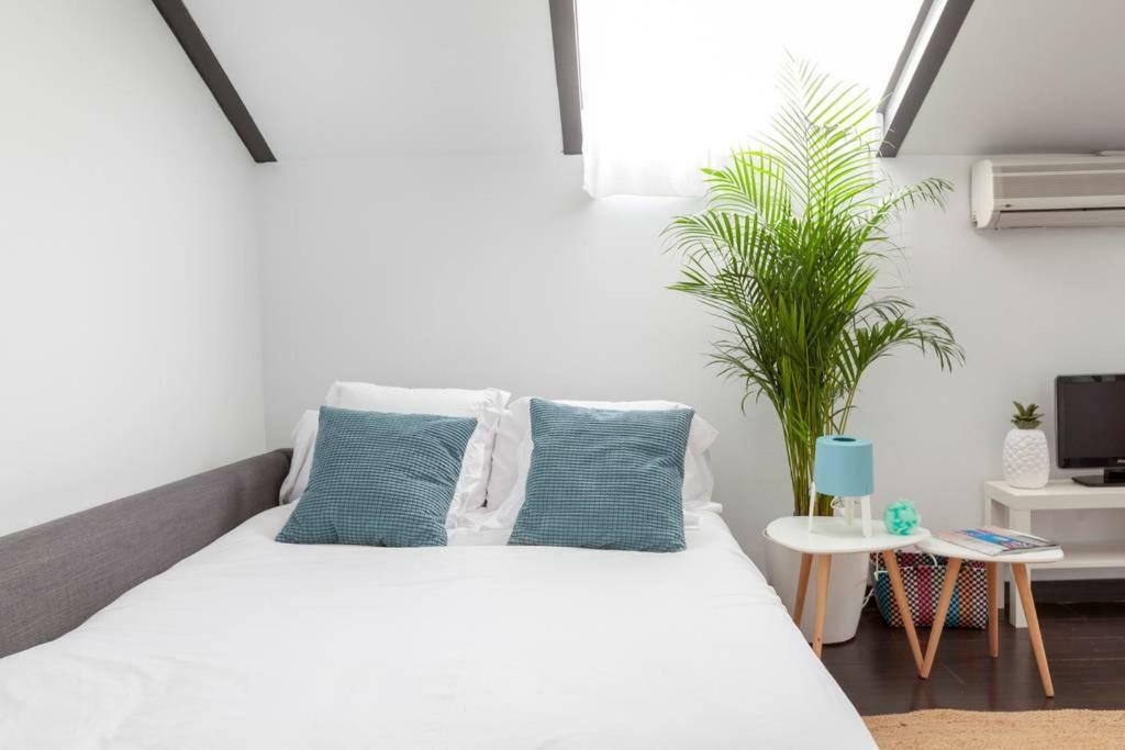 Modern Top Floor Loft At Malasana'S Heart Madrid Exterior foto